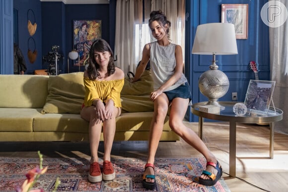 Na novela 'Um Lugar ao Sol', Cecília (Fernanda Marques) defende a amiga Bela (Bruna Martins), ex de Felipe (Gabriel Leone)