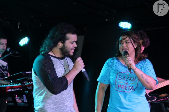 Preta Gil e o filho Francisco fizeram duo no pocket show do 'Bazar da Preta'