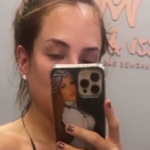 Gabi Martins ficou impressionada com resultado de bronzeamento artificial, compartilhado na web com seguidores: 'Meu Deus, top demais!'