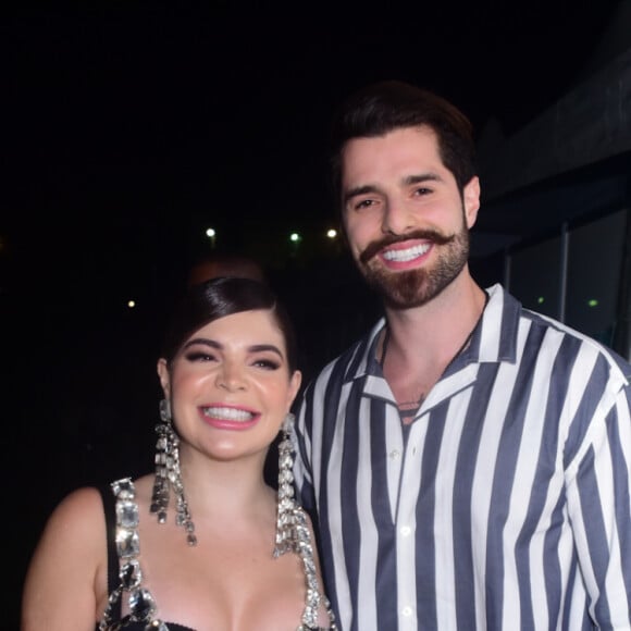 Influencer Gkay posou com DJ Alok em festa de aniversário