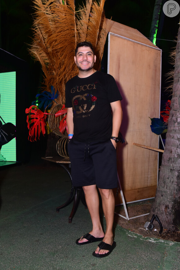 Yugnir Ângelo esteve na Farofa da Gkay, realizada no resort Marina Park Hotel, em Fortaleza