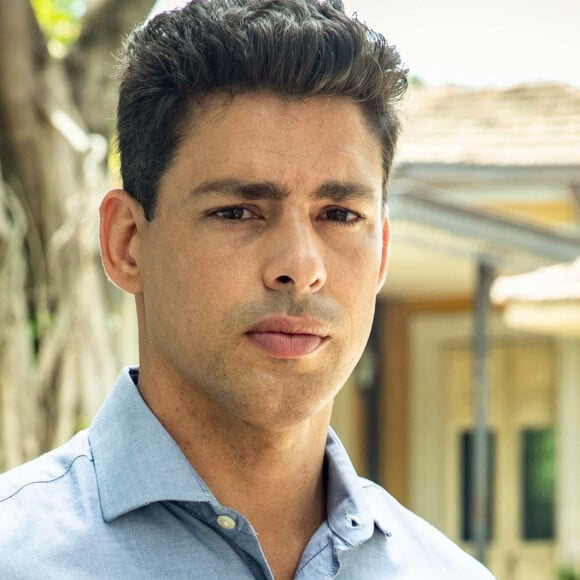 Novela 'Um Lugar ao Sol': Túlio (Daniel Dantas) infarta e Christian (Cauã Reymond) fica em dúvida se deve socorrer o vilão