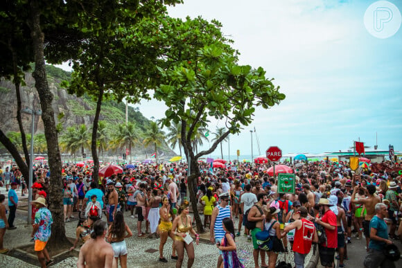 Carnaval 2022 no Rio: População na internet se mostra receosa sobre folia por causa da insistência em manter fogos de artifício na praia