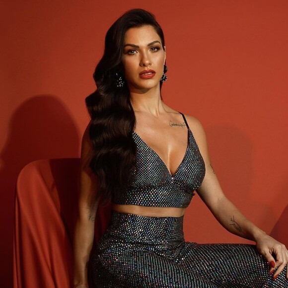 Andressa Suita não abre mão de peças confortáveis em seus looks: as peças são inspiração para festas de fim de ano