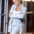 Andressa Suita em look all white com cintura alta, blazer e top strapless: opção é perfeita para o Réveillon