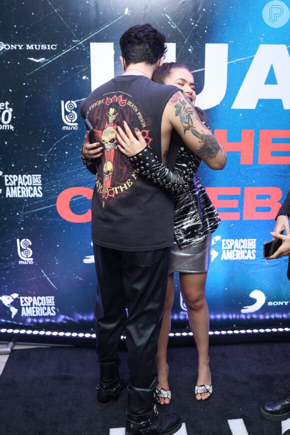 Maisa Silva ganhou abraço de Luan Santana em bastidor de show