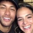 Neymar curtiu as fotos de Bruna Marquezine de biquíni