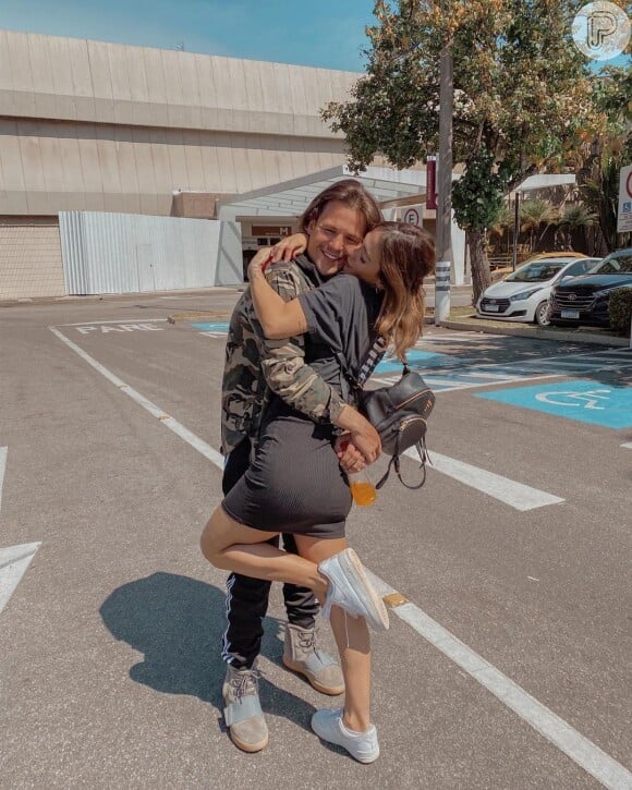 Gabi Brandt e Saulo Poncio começaram a se relacionar em maio de 2018