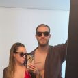 Carla Diaz surgiu de biquíni em selfie com o namorado, Felipe Becari, em 1º de janeiro de 2022