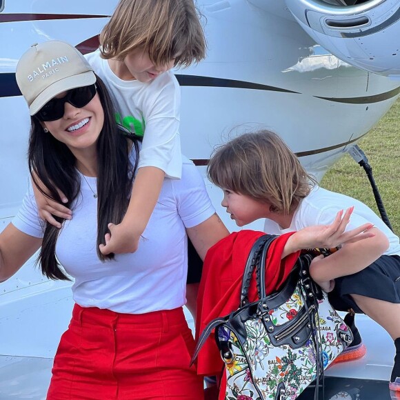 Andressa Suita derrete os seguidores com momentos ao lado dos filhos