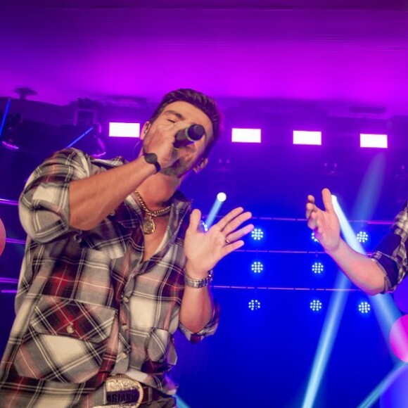 Com a doença de Mariano, ele e Munhoz cancelaram shows no início do ano