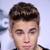 Justin Bieber respondeu ás críticas da imprensa sobre seu comportamento ultimamente com um pouco de arrogância, nesta quinta-feira, 14 de março de 2013