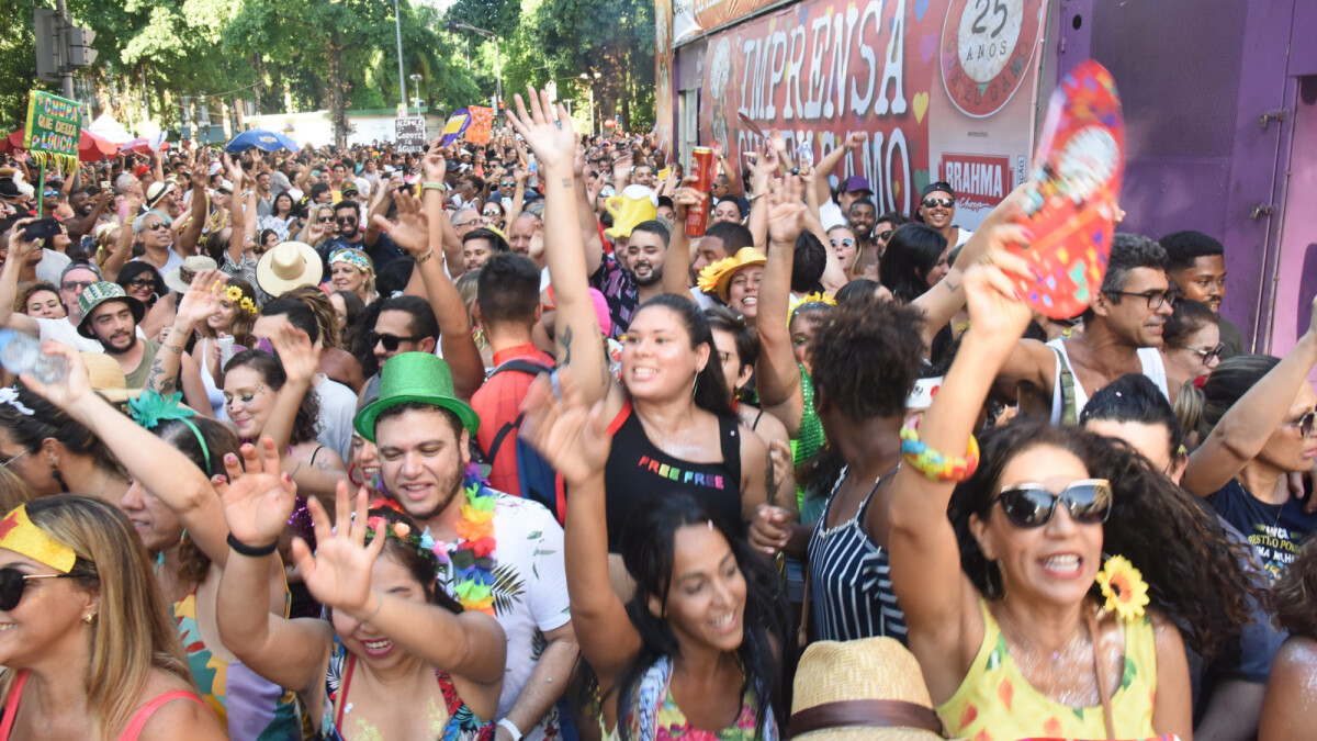 Prefeitura do Rio cancela blocos de rua no carnaval mas mantém os desfiles  na Sapucaí 