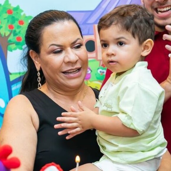 Mãe de Marília Mendonça, Ruth Moreira desabafa sobre falta da cantora ao lado do neto, Leo, em 8 de janeiro de 2022