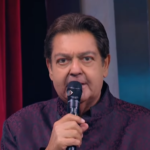 Faustão reclamou da mala cenográfica do quadro 'Grana ou Fama', que não trazia dinheiro de verdade