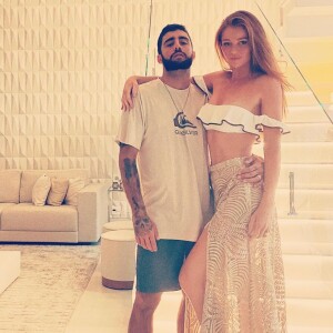 O 'BBB 22' vai começar e Pedro Scooby já está confinado em um hotel