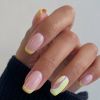 Amarelo pastel em nail art filha única: inspire-se nesse visual para uma unha estilosa e delicada