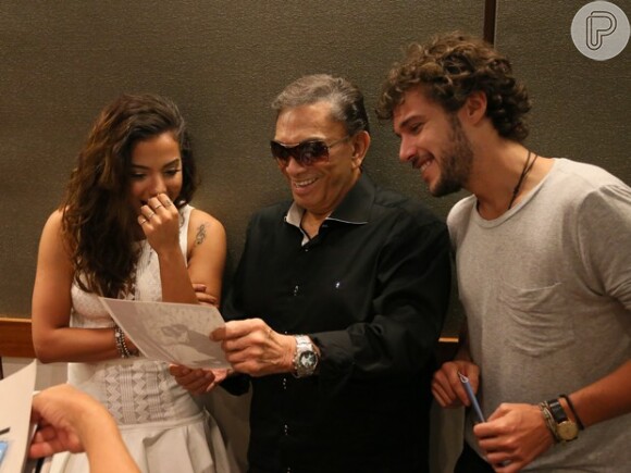 Anitta com Dedé Santana e Jayme Matarazzo durante a coletiva do telefilme 'Didi e o Segredo dos Anjos'
