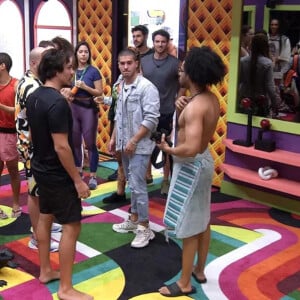 Arthur Aguiar entrou na casa do 'BBB 22' na manhã de quinta-feira, 20 de janeiro de 2022