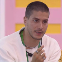 No 'BBB 22', Arthur Aguiar relata terapia após separação de Mayra Cardi: 'Rolou um desespero'