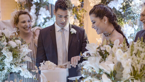 Christian/Renato (Cauã Reymond) fala para Bárbara (Alinne Moraes) que o casamento acabou na novela 'Um Lugar ao Sol' no capítulo de segunda-feira, 31 de janeiro de 2022