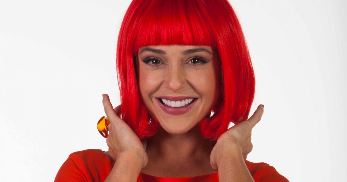 Priscila Sol vive a Tia Perucas da novela 'Carinha de Anjo' Purepeople Priscila Sol vive a Tia Perucas da novela 'Carinha de Anjo' Purepeople