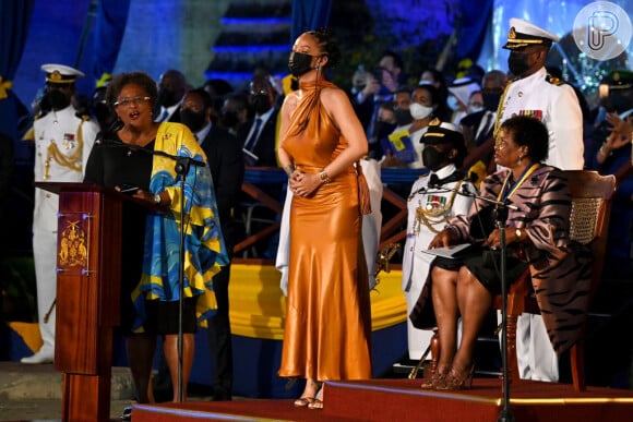 Gravidez de Rihanna é especulada desde novembro do ano passado, quando ela participou de um evento em Barbados