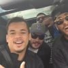 Neymar canta a música 'Até Você Voltar' com os amigos dentro do carro