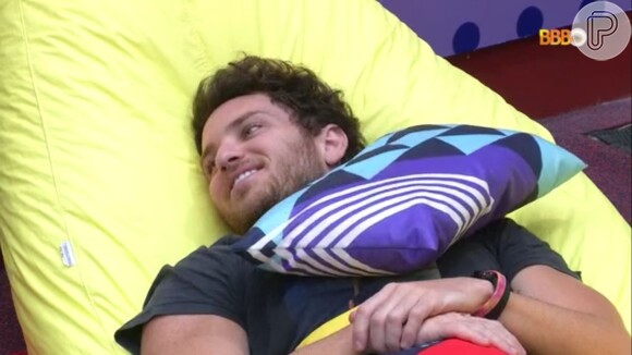 'BBB 22': Lucas conversou com Eslovênia sobre beijo entre Eliezer e Natália e disse que Eli estaria se 'sabotando'