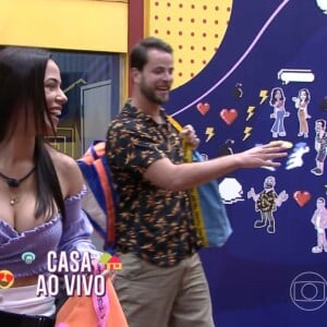 'BBB 22' com Casa de Vidro: Gustavo, que está separado do elendo principal com Larissa, não opinou na hora que a companheira soltou a informação sobre Eslovênia