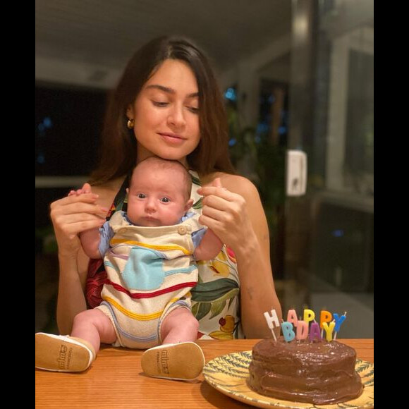 Thaila Ayala se derrete pelo pequeno Francisco com frequência na web, assim como os fãs da mãe de primeira viagem