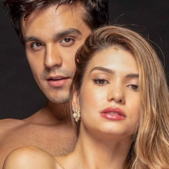 Luan Santana posa em ensaio sensual com a namorada, Izabela Cunha