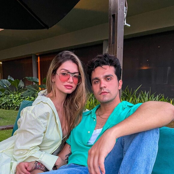 Desde que assumiram o romance, Luan Santana e Izabela Cunha compartilham diversos registros juntos nas redes sociais