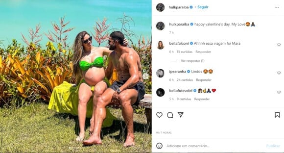 Hulk também felicitou a esposa, Camila Ângelo, pelo dia