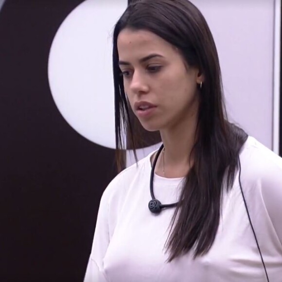 'BBB 22': briga entre Larissa e Gustavo começou quando a influencer estava conversando sobre jogo do lado de fora do confessionário