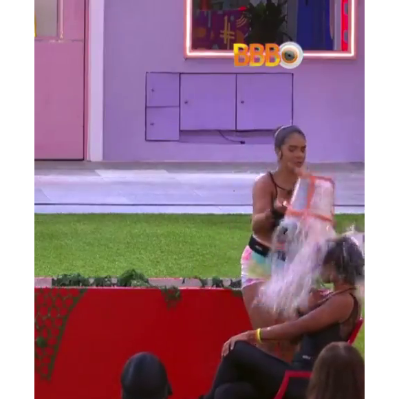 BBB 22: Maria foi expulsa por acertar um balde na cabeça de Natália durante o 'Jogo da Discórdia'