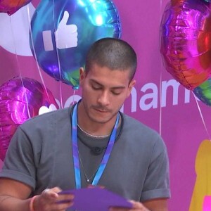 Arthur Aguiar surpreendeu a web com a escolha do Monstro