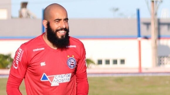 Goleiro do Bahia, Danilo Fernandes se pronuncia após ataques à bomba ao ônibus do clube