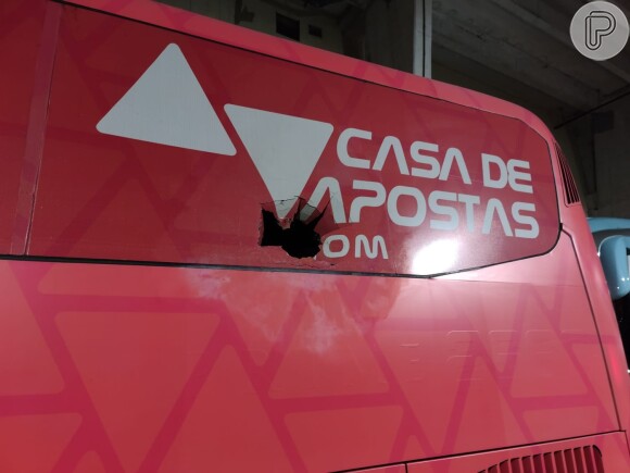Ônibus do Bahia foi atacado por uma bomba