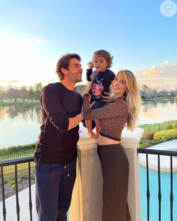 Kaká e Carol Dias já são pais de Esther, de 1 ano e 4 meses