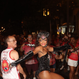 Erika Januza pretende realizar uma série de homenagens às musas do Carnaval