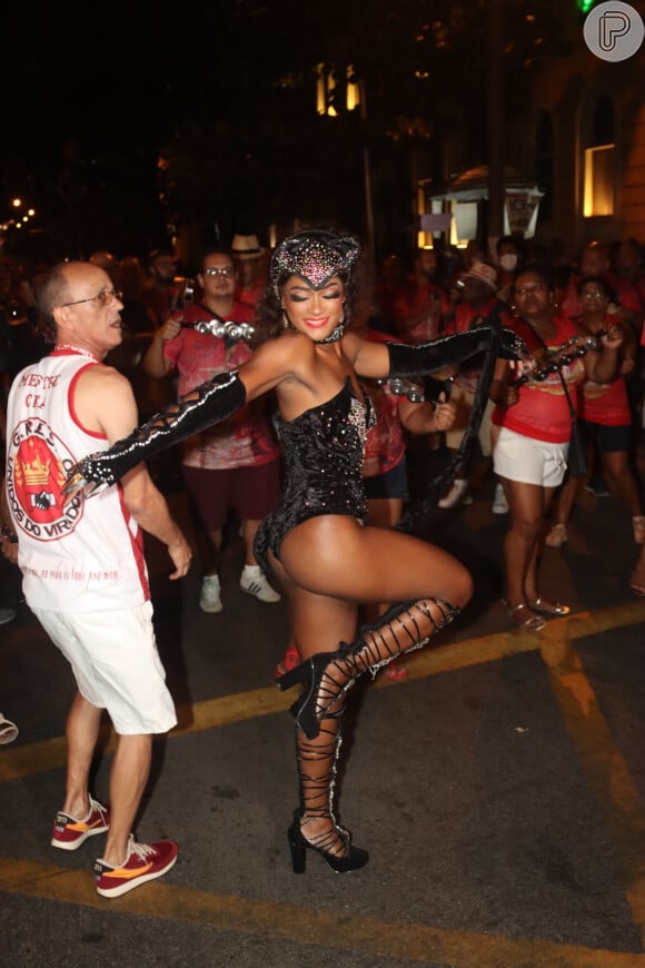 Erika Januza pretende realizar uma série de homenagens às musas do Carnaval