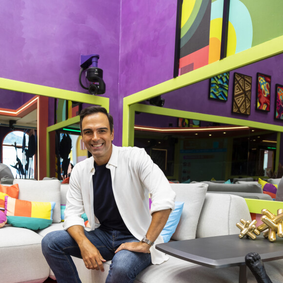 'BBB 22': Tadeu Schmidt contou que assiste ao reality o dia inteiro, desde o momento em que acorda