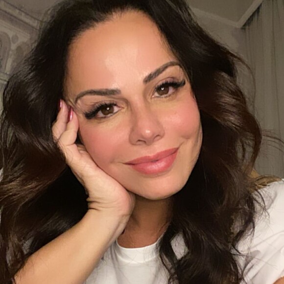 Viviane Araujo anunciou a gravidez em fevereiro