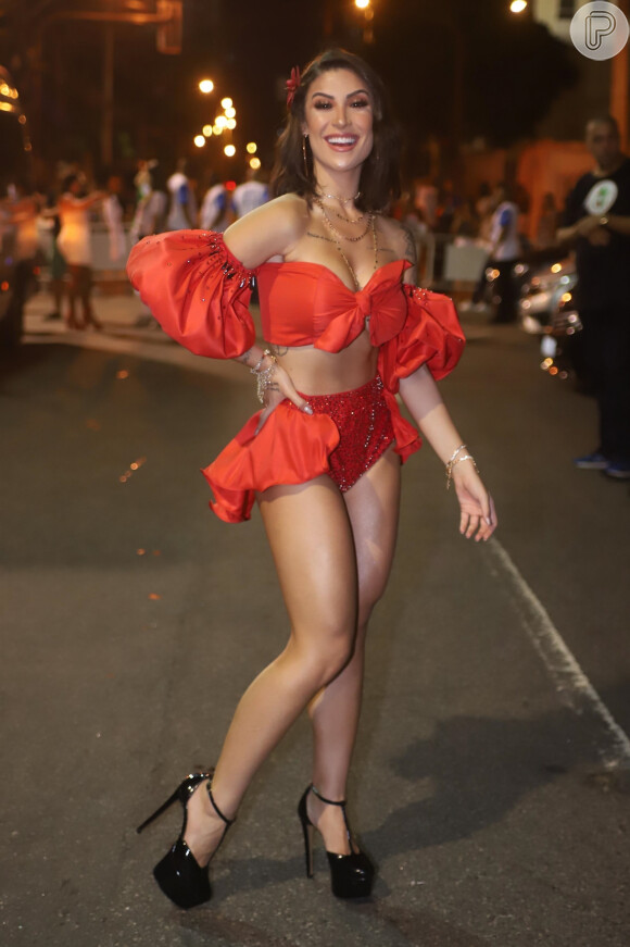 Bianca Andrade, a Boca Rosa, foi coroada 'Rainha da folia' quando aceitou o convite para desfilar pela Grande Rio