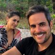 Simone Mendes anualmente com o marido, Kaká Diniz, só para namorarem em lugares diferentes