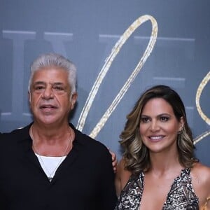 Lulu Santos e o marido, Clebson Teixeira, prestigiaram a festa de aniversário de Carol Sampaio