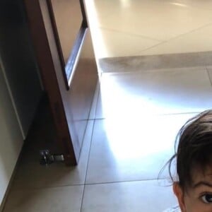 Filho de Marília Mendonça, Leo entrava no quarto com frequência para procurar a mãe, até que a família explicou que ela 'foi morar no céu e virou estrela'