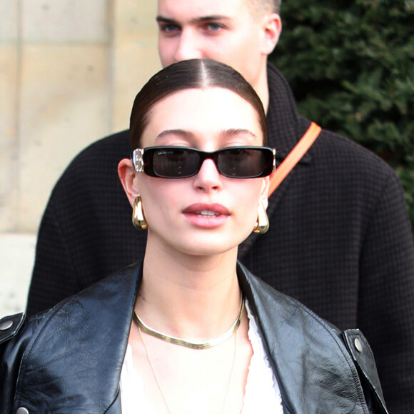 Hailey Bieber: os médicos que a atenderam no hospital acreditam que ela pode ter sofrido uma sequela da Covid-19