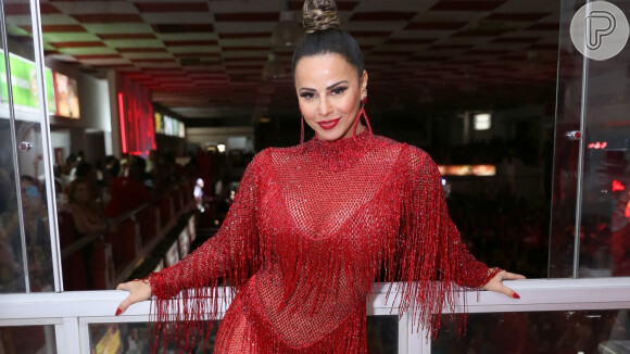 Viviane Araujo anunciou fantasia sem salto e look mais comportado no Carnaval